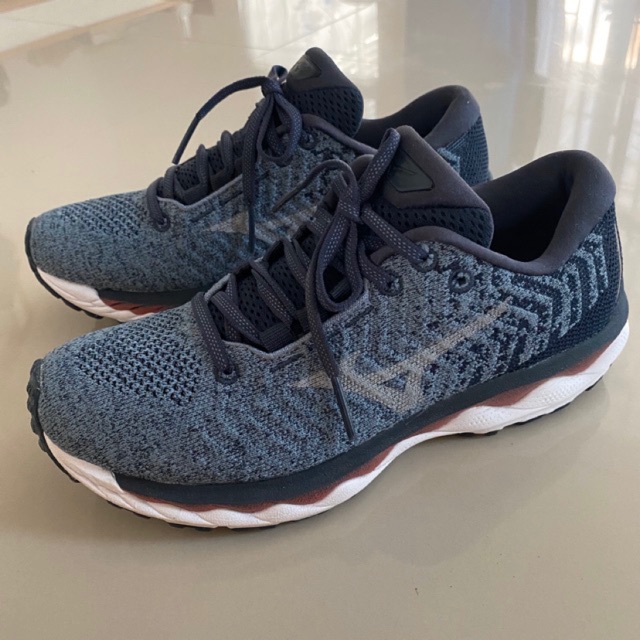 mizuno wave knit s2