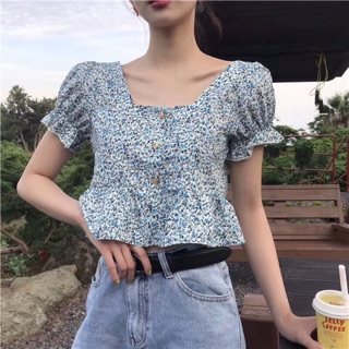🌷Lyn Top ❣️ 🌹เสื้อครอปคอยูสุดคิวท์ ดีเทลด้านหลังผูกโบว์สวยเก๋ชิคๆ กระดุมสีทองด้านหน้าดูแพง แขนเสื้อดอลลี่ ปลายระบาย