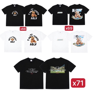 [S-5XL]ขายดีที่สุด เสื้อยืดแขนสั้น ผ้าฝ้าย พิมพ์ลาย AD&amp;V พลัสไซซ์ สําหรับผู้ชาย และผู้หญิง