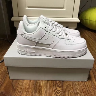 Af1 Air Force One Low Cut All White รองเท้ากีฬาลําลอง หนังแท้ สีขาว สไตล์คลาสสิก สําหรับผู้ชาย และผู้หญิง คู่รัก