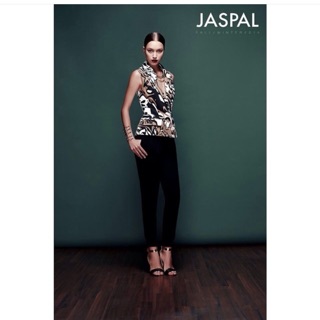 Jaspal top leopard size xs used like new