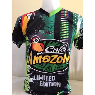 เสื้อกีฬาพิมพ์ลาย ผ้าไมโคร ลายผ้าใช้ระบบพิมพ์sublimation เนื้อผ้าจะมีความนิ่ม ละมุน ใส่สบาย