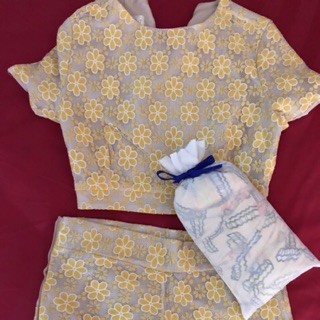 ชุดเข้าเซ็ท ลายดอก สีเหลือง size M