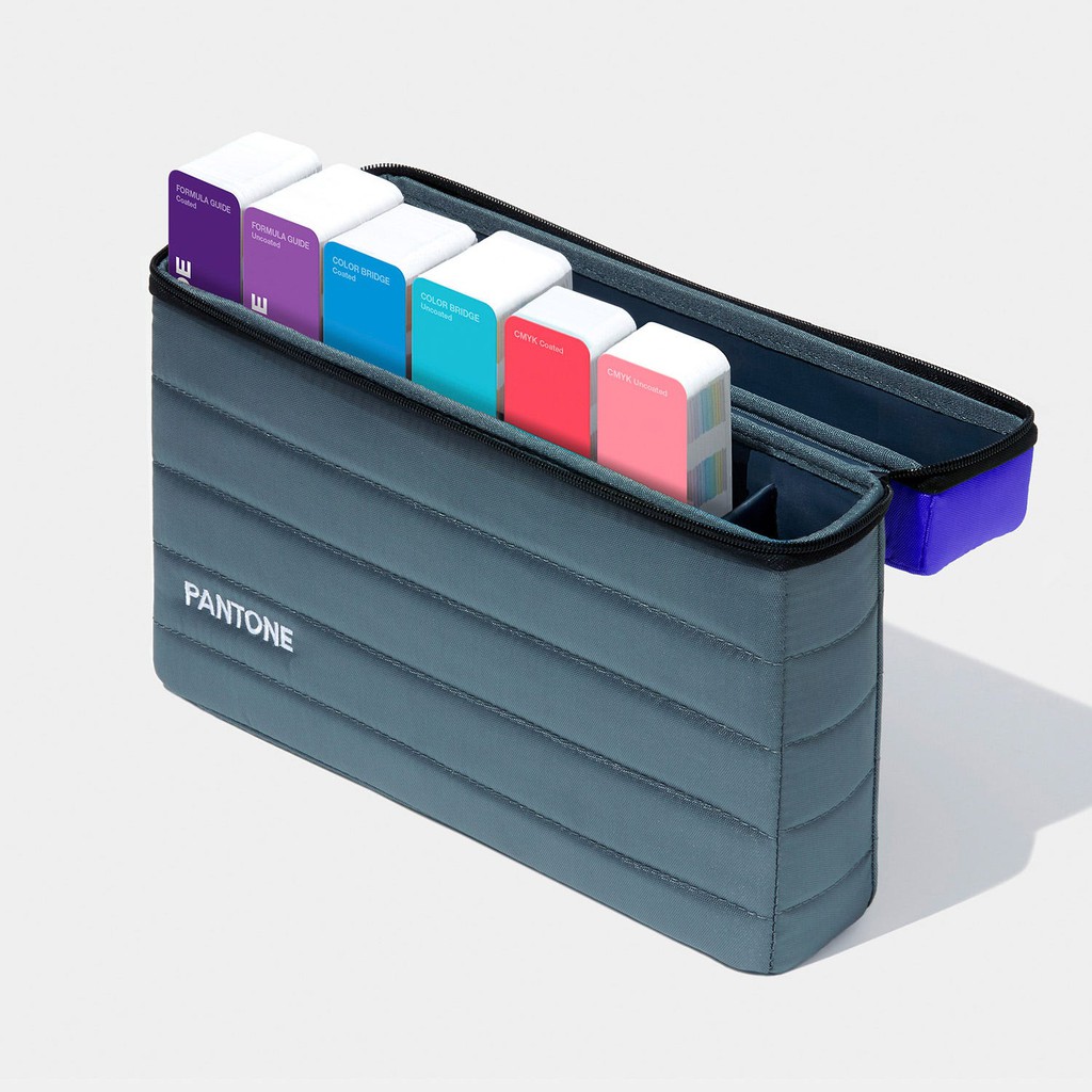 PANTONE ESSENTIALS - GPG301A (มี 6 เล่ม) สินค้าใหม่ปี 2021 มีสีเพิ่มขึ้น 294 สี พร้อมกระเป๋า