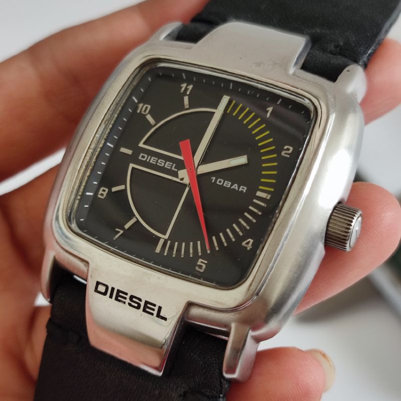 นาฬิกา Diesel แท้ ระบบถ่าน หน้าดำ เข็มวิสีแดง มือสอง สภาพสวย