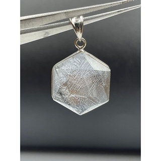 Natural meteorite pendent อุกกาบาตธรรมชาติ