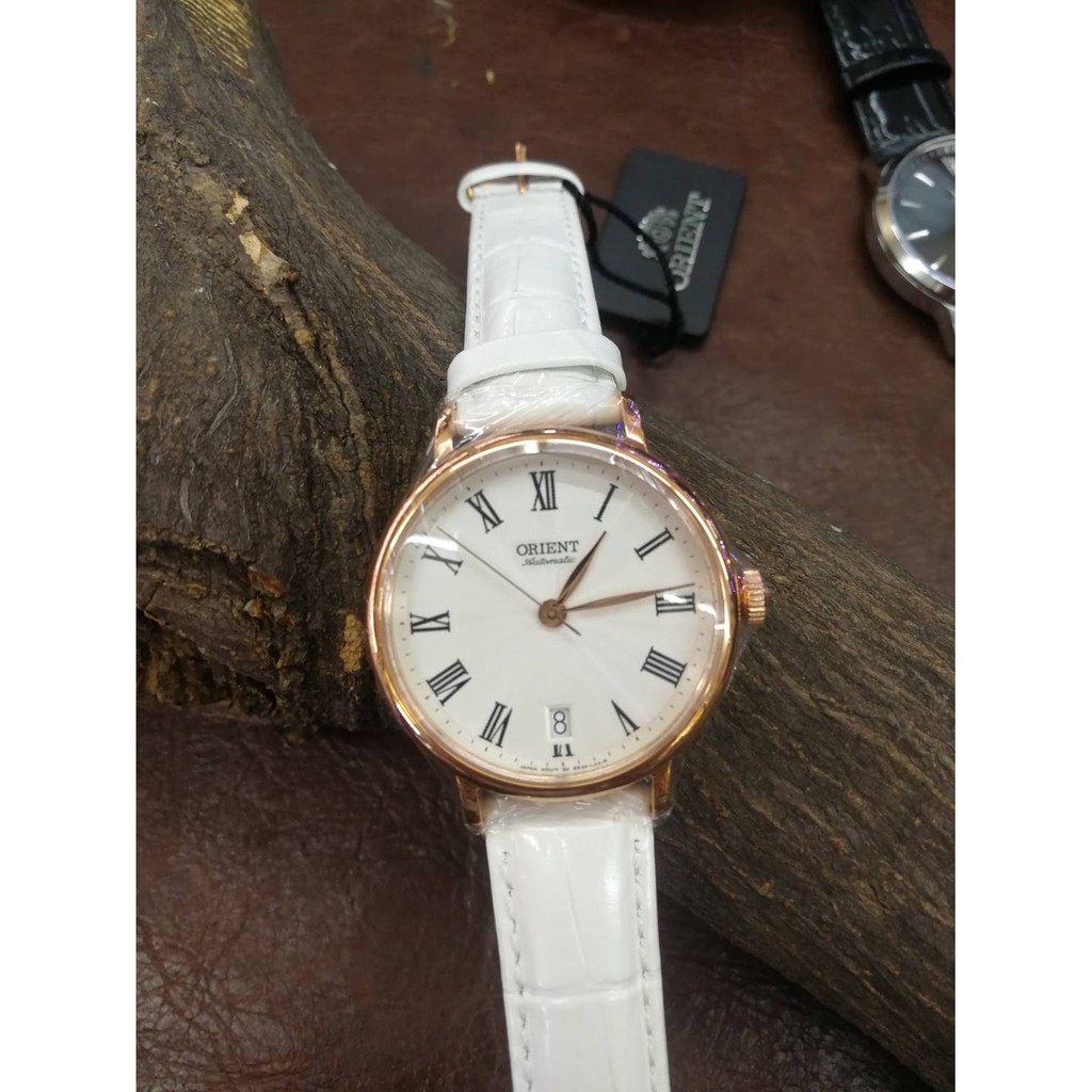 นาฬิกาข้อมือสายหนัง Orient Classic ER2K002W