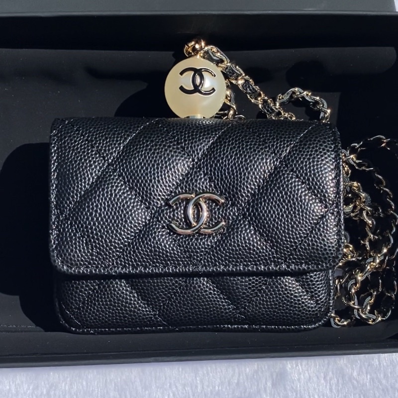 Chanel card holder pearl with chain