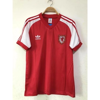 เสื้อกีฬาแขนสั้น ลายทีมชาติฟุตบอล Wales 1982 ทีมเหย้า เรโทร แห้งเร็ว ไซซ์ S-XXL AAA