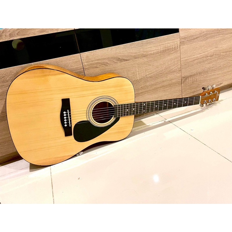 กีต้าร์โปร่งResanane รุ่น R210ถอดรูปมาในสไตล์Yamaha F310แต่ราคาสุดคุ้ม ในราคาเบาๆแต่คุณภาพเสียงสุดยอด