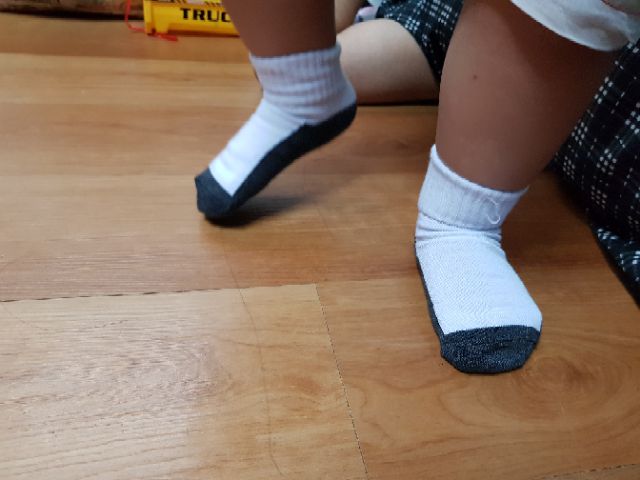 isocks ถุงเท้านักเรียน ผ้าเกรด A สีขาวพื้นเทา สีขาวล้วน สีน้ำตาล ข้อกลาง***สั่งซื้อได้ไม่อั้น