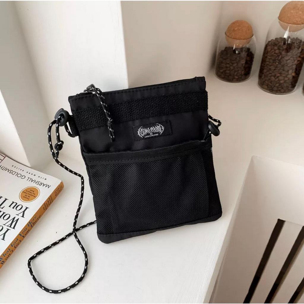 LOOKER - “ Shoulder Bag “ กระเป๋าสะพายข้าง รองเท้าแตะ สีดำใหม่ล่าสุด #4