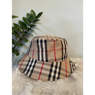 หมวกBurberry Bucket ใส่สวยชิคๆเว่อ ฮิตตลอดกาล เน็ตไอดอลใส่กันเยอะ🔥🔥