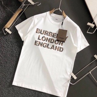 Burberry/22ss &lt; Tag+Collar Label &gt; เสื้อยืดลําลอง แขนสั้น คอกลม พิมพ์ลายโลโก้ burberry สีพื้น ทรงหลวม สําหรับผู้ชาย ผู้ห