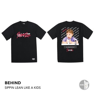 ROUNDคอลูกเรือNeckBEHIND CLOTHING เสื้อยืดลาย “SIPPIN LEAN LIKE A KIDS”-4XL