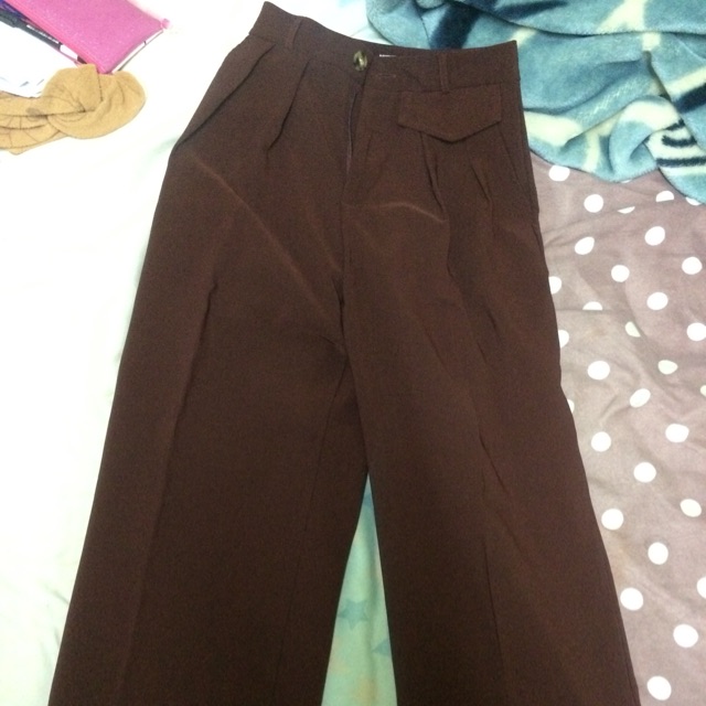 กางเกงขายาวทรงกระบอก ป้าย AKARA size:s เอว 25-26 สพ 36 ยาว40 ส่งต่อ 280 ฿