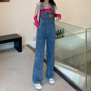 Many Jeans Overalls เอี๊ยมกางเกงยีนส์ขายาว รุ่นนี้ด้านหน้าดีไซน์เก๋ที่กระเป๋ากลางอกพร้อมส่ง