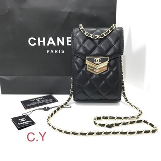 กระเป๋าใส่โทรศัพท์ Chanel