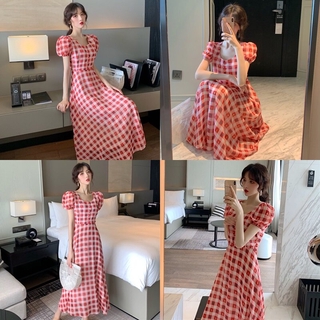 Dress4662 Maxi Dress แม็กซี่เดรสยาวลายตารางสีขาวแดงอกแต่งกระดุมหลอก ซิปข้าง มีซับในอย่างดีทั้งชุด ผ้าชีฟองวิ้งเนื้อดี...