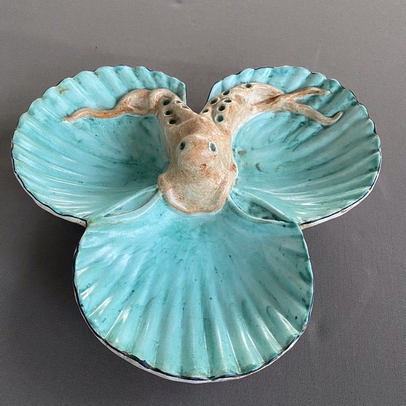 จานกระเบื้องหลุม | Ceramic plate