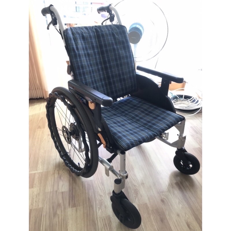 Wheelchair รถเข็นผู้ป่วยแบบพกพาโครงสร้างอะลูมิเนียม พับเก็บง่าย แข็งแรง MATSUNAGA รุ่น Next-51B มือสองญี่ปุ่น (สภาพ 95%)