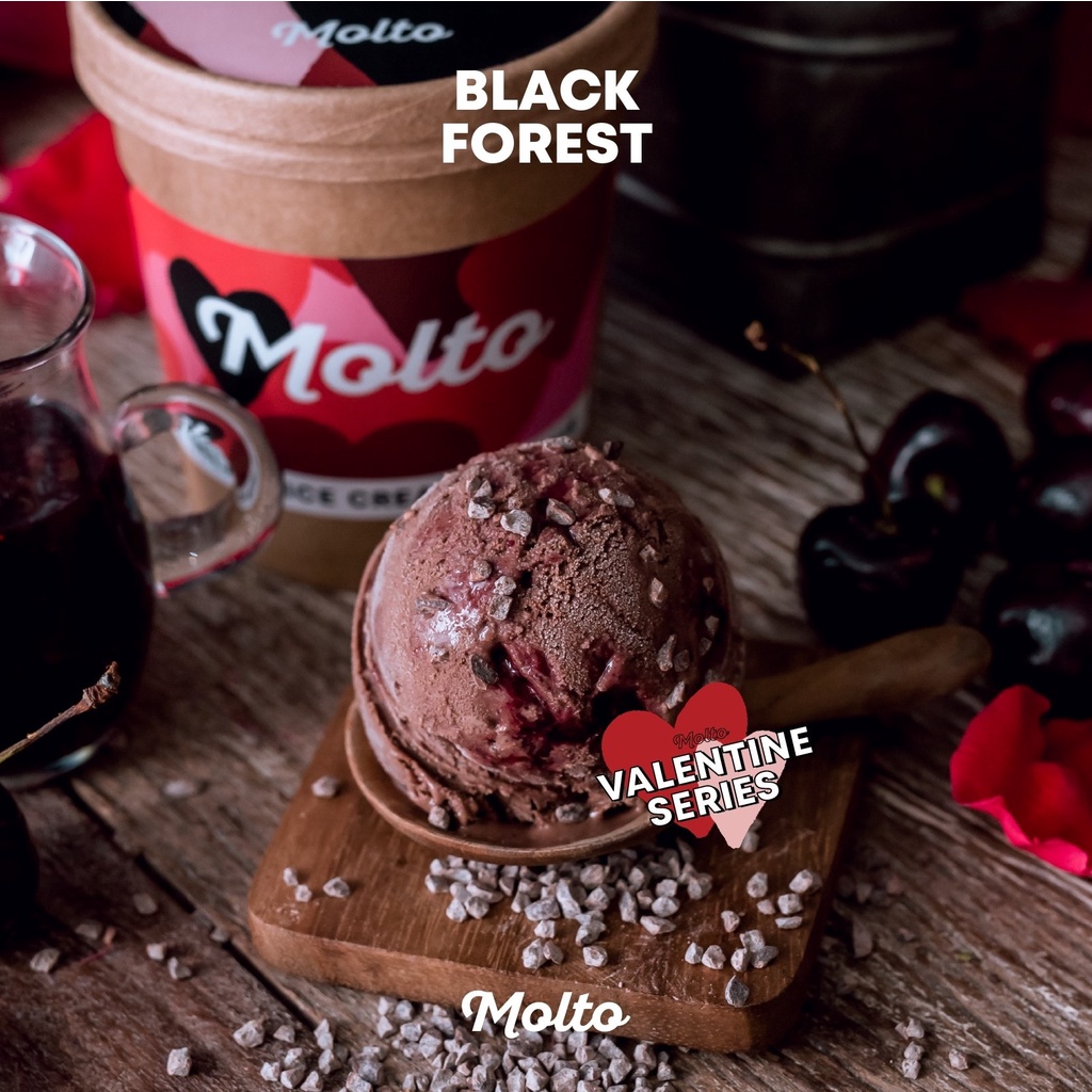 Black Forest (ไอศกรีม ดาร์กช็อก ซอสเชอร์รีผสมเบอร์รีรวม 1 ถ้วย 16 oz.) - Molto premium Gelato
