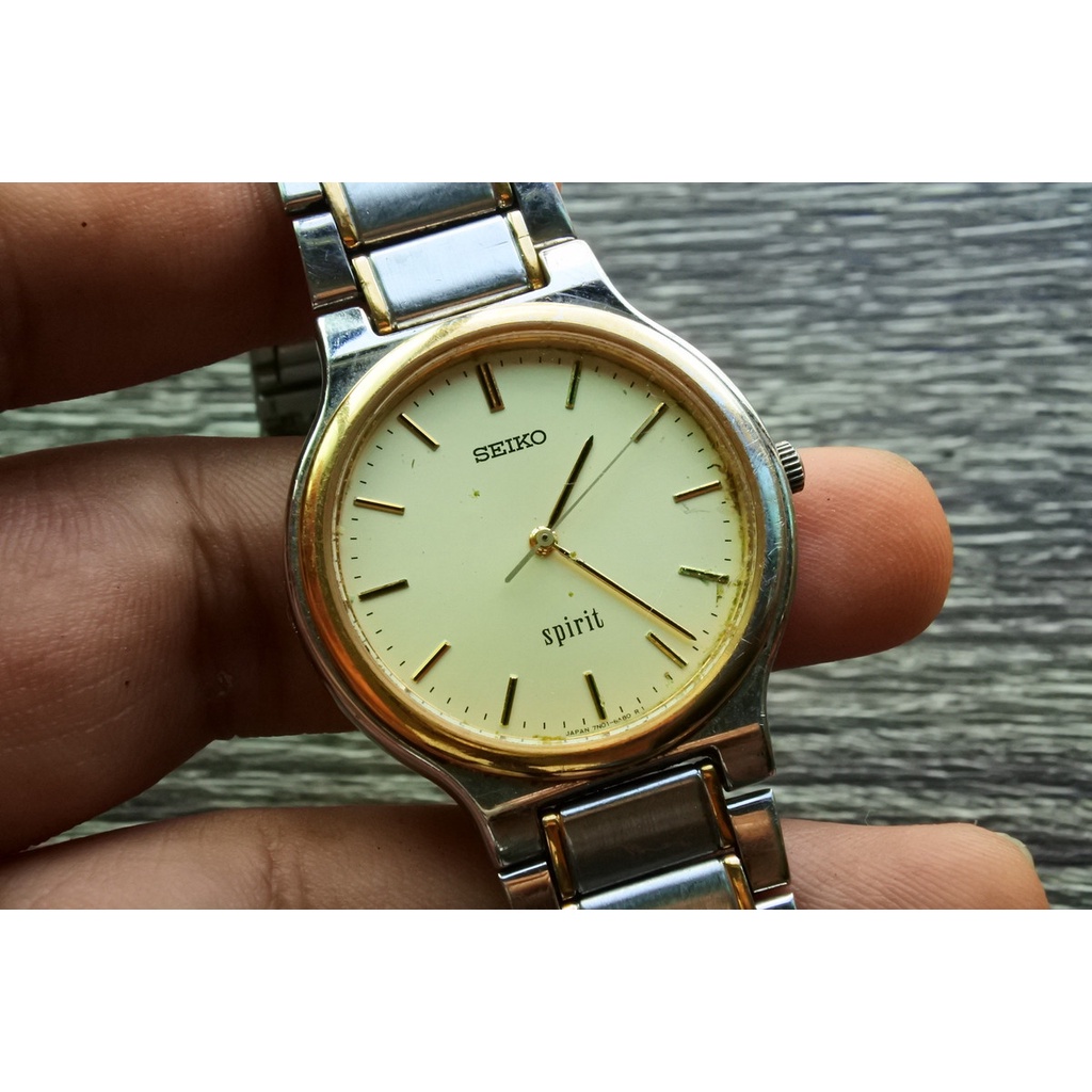 นาฬิกา Vintage มือสองญี่ปุ่น SEIKO SPIRIT ระบบ Quartz ผู้ชาย ทรงกลม กรอบทอง หน้าทอง หน้าปัด 35mm