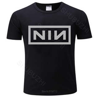 [S-5XL] Gildan เสื้อยืดแขนสั้น ผ้าฝ้าย 100% พิมพ์ลายกัปตันนิน ร็อค Nerd Nine Band พลัสไซซ์ ใส่สบาย สีดํา แฟชั่นฤดูร้อน ส