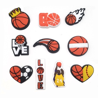 จี้การ์ตูนบาสเก็ตบอล Jibbitz Charm Nba Sports Jibits Croc Kobe James Croc Jibbits สําหรับเด็ก ตกแต่งรองเท้า