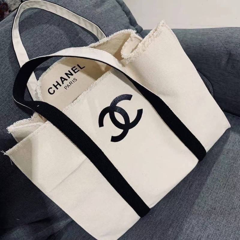 กระเป๋าผ้าแคนวาส Chanelเ