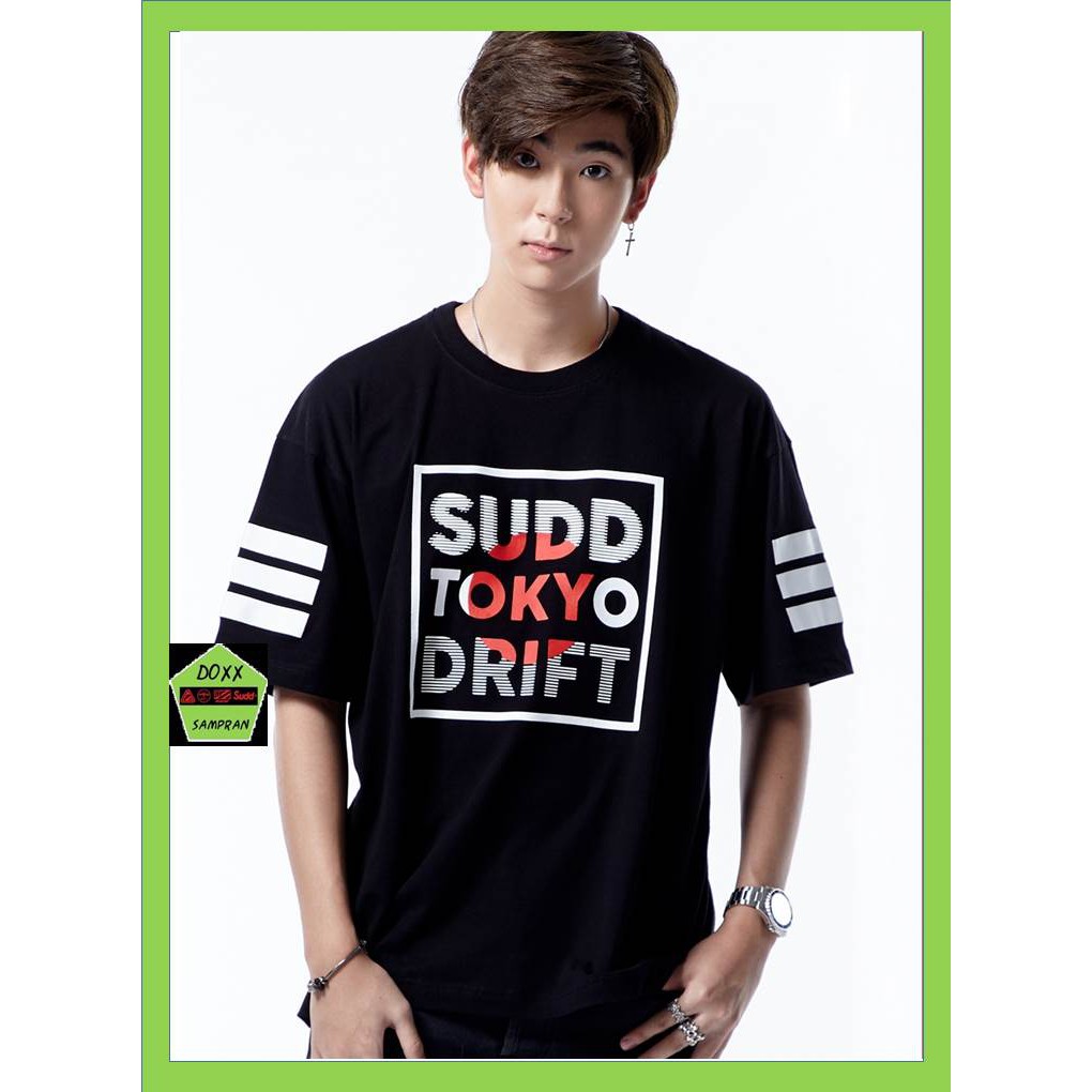 Sudd เสื้อคอกลม ชาย ทรง over size รุ่น Paddock สีดำ