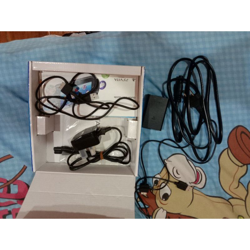 PsVita รุ่น 1000 มือสอง เล่นแท้ + fifa 15 ver. French