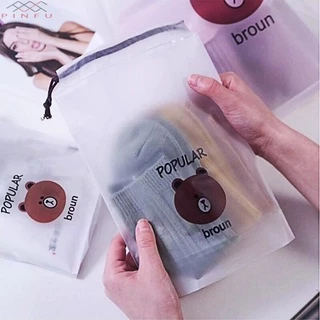 PINFU_SHOP ถุงหูรูดพลาสติก แบบขุ่นลายหมี ถุงจัดระเบียบ ถุงใส่ของ ถุงใส่รองเท้า