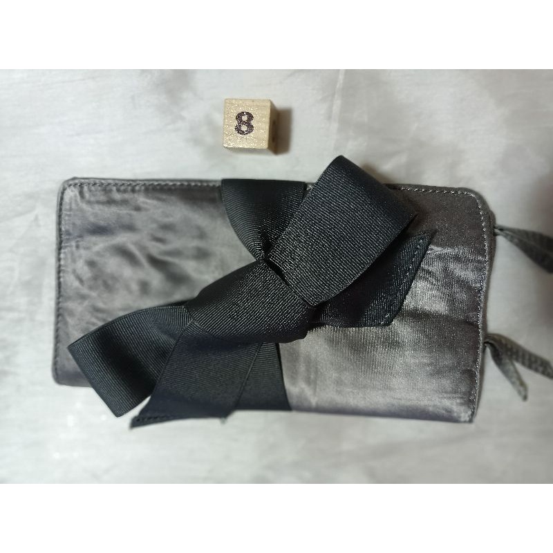 กระเป๋าใส่เครื่องประดับผ้าซาตินสีเทาjcrew