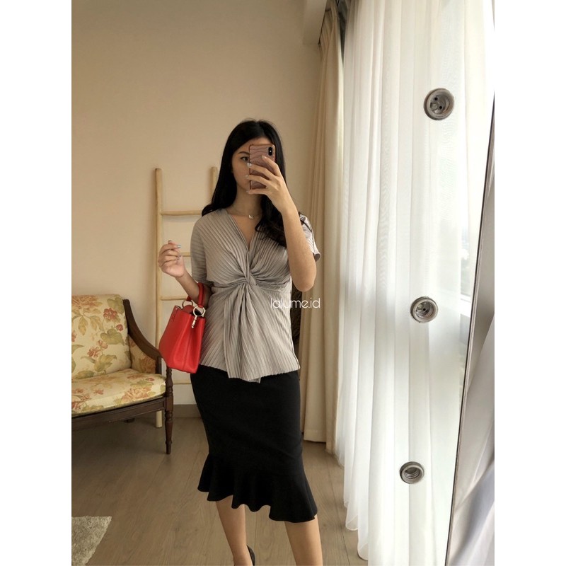 เสื้อท็อปส์ Elise TOP