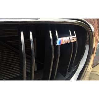 โลโก้ บีเอ็ม เอ็ม 3 / 5 ติดกระจังหน้า งานพลาสติก BMW Car Front Badge Logo Car Badges Emblem Grill Decoration 3 5 Series