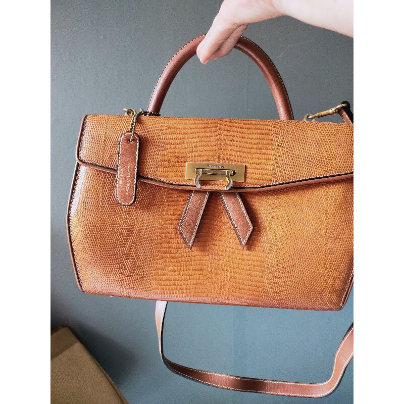 กระเป๋าหนังแท้ แบรนด์ MAARI ASKEW NEW YORK