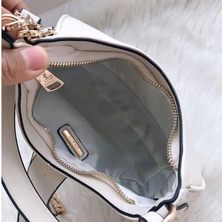 กระเป๋าสะพายข้าง LYN ทรงโฮโบ รุ่น Rivera shoder  เเต่งหน้าป้ายอะไหล่ คลอใหม่รุ่นตามหา มี 6 สี มี 2 สาย พร้อมป้ายโลหะ - รูปที่ 7