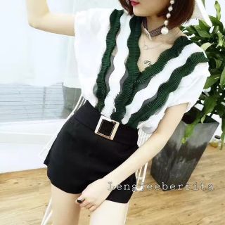 เสื้อชีฟองแต่งระบายคอวี จั๊มเอว​ Aiyi