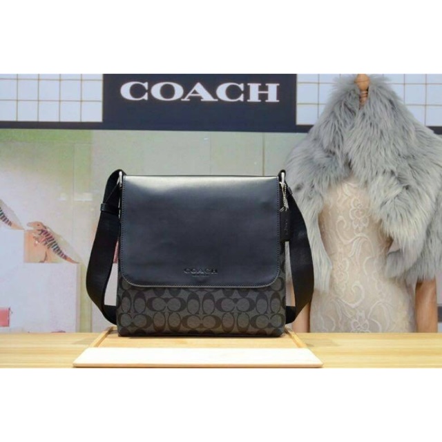 Coach Sullivan Small Massenger In Signature  SN : F71765