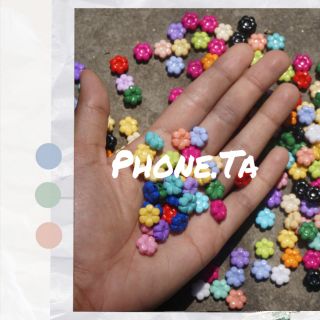 🌷ลูกปัดดอกไม้​ขนาดกลาง โทนร้อนหลากหลายสี เม็ดละ2บาท