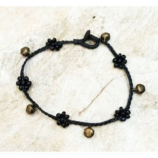 สร้อยข้อเท้า สร้อยข้อมือ ลายดอกเดซี่่ ร้อยสลับกระดิ่ง งานแฮนด์เมด เชือกเทียน โบโฮ โบฮีเมียน เรกเก้ Handmade Anklet