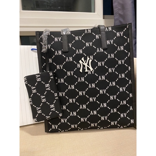 กระเป๋า MLB Monogram shopping bag