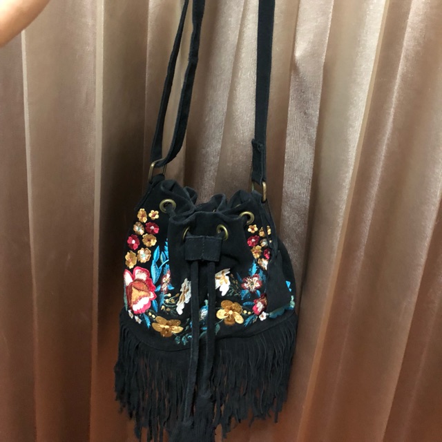 กระเป๋า pull and bear