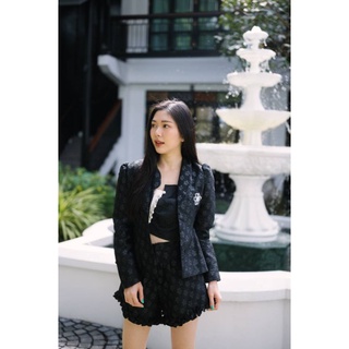 PS081 Black flowers blazer 990฿