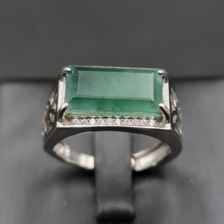 แหวนหยก หยกแท้ Jadeite Type A พร้อมใบเซอร์(สามารถปรับไซส์แหวนตามต้องการ)