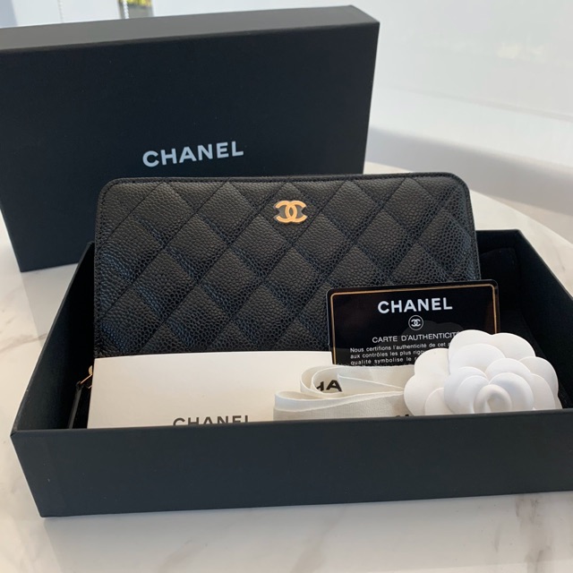 New!! Chanel Zippy wallet black cavier holo28 Fullset