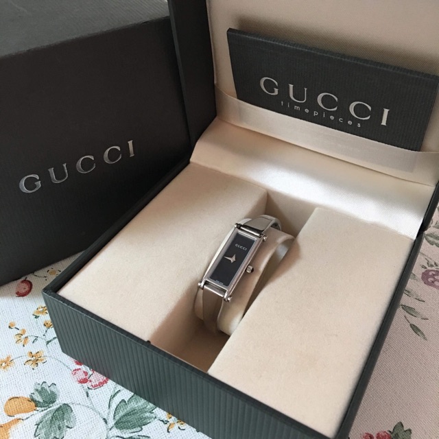 นาฬิกาGucci แท้ ทรงกำไล พร้อมอุปกรณ์ยกกล่อง