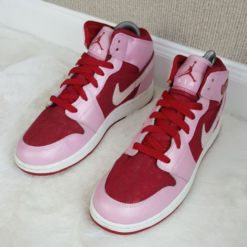 รองเท้ามือสอง Air Jordan 1 Mid Premium GS 'Valentine's Day' (Size 38.5 / 24 Cm.)