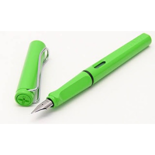 ของแท้ 💯 % Lamy Safari Fountain Pen Apple Green 2012 Limited Edition